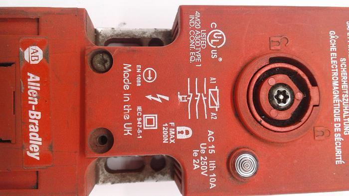 Used Allen-Bradley Guard Master Safety Interlock Switch IEC 947-5-1