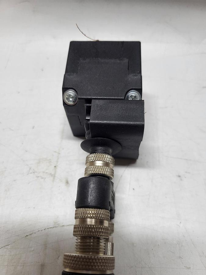 Used Euchner CES-AR-C01-AH-SA Safety Switch