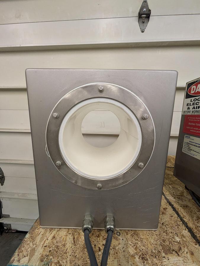 Used safeline gravity/pipeline metal detector