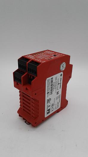 Used Allen-Bradley Guard Master 440R-M23143