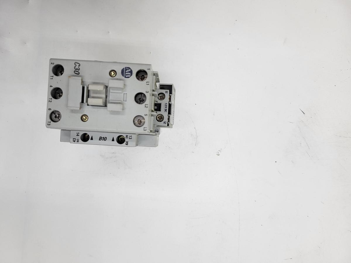 Used Allen Bradley contactor 100-C30ZQ10 / 100-C30Z*00 / 100-FSD250