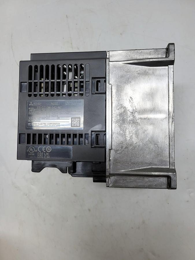 Mitsubishi Electric FR-D710W-042-N7 overall