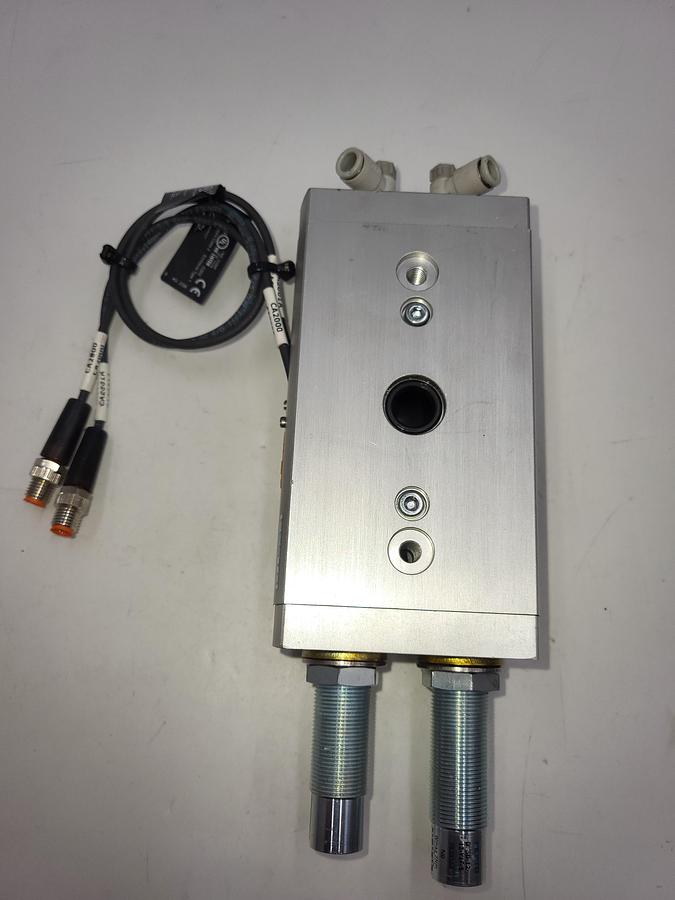 Used FESTO DRRD-25-180-FH-Y9A Semi-Rotary Drive