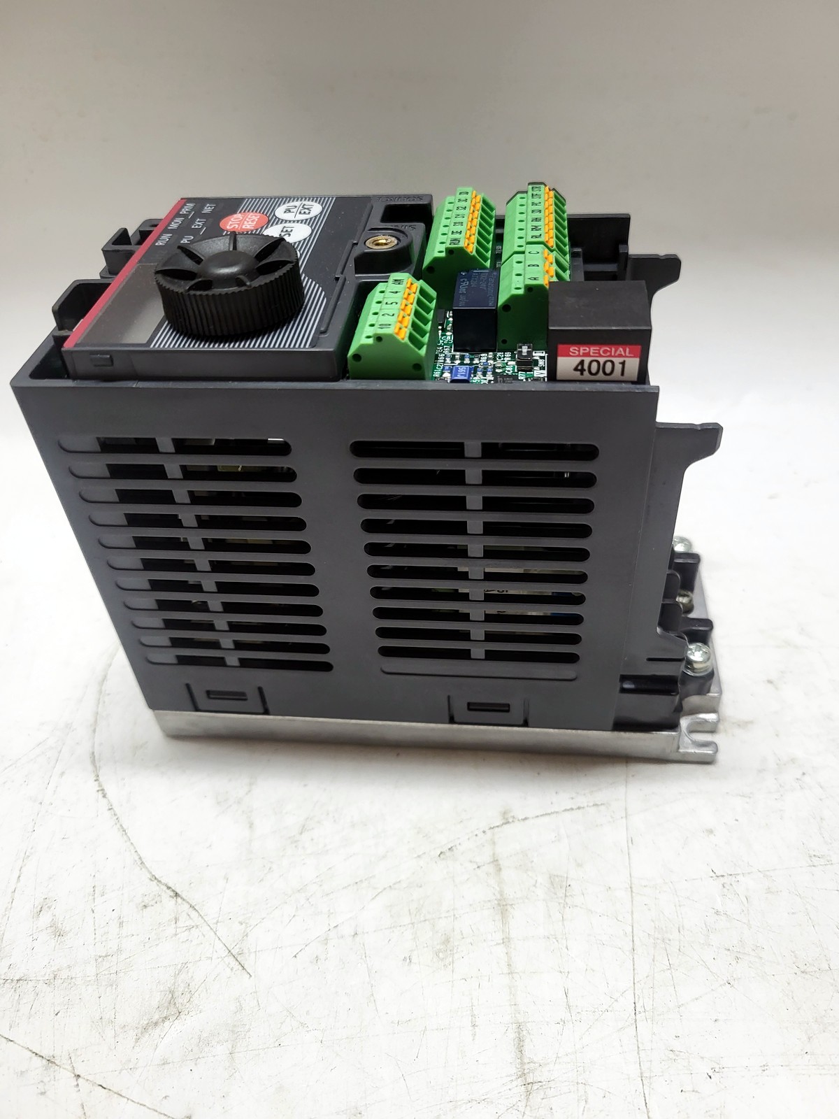 Mitsubishi Electric FR-D710W-014-N7 detail