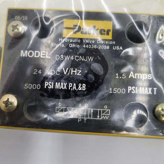 PARKER D3W4CNJW DIRECTIONAL CONTROL VALVE - new in box & plastic