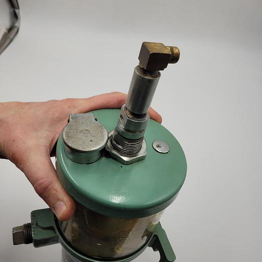 Used CENTRO-MATIC FLUID LUBRICANT RAM PUMP MODEL 82885 G series RATIO: 20-1