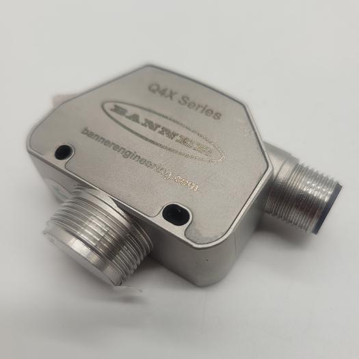 Banner Q4XTILAF100-Q8 Laser