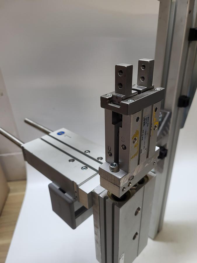 Used SMC WHZ2-20D AIR Gripper / Bimba TB-2050-EFMS / Bimba ET-1275-EM connected to bracket arm
