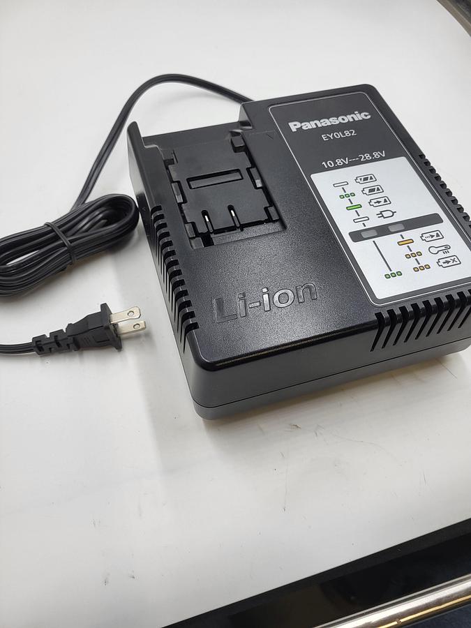 Used Panasonic EY0L82 battery charger Li-Ion 10.8V-28.8V