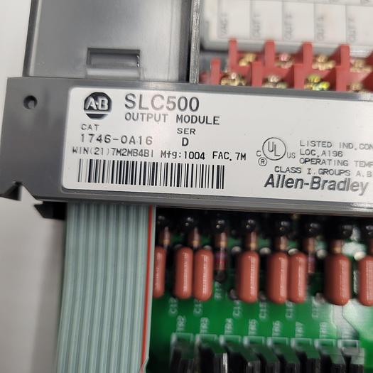 Used ALLEN BRADLEY SLC500 1746-OA16 SER D INPUT MODULE