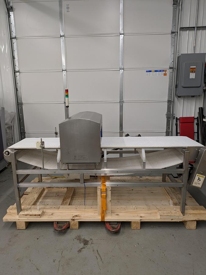 Used Loma IQ-3 e plus metal detector, stainless conveyor