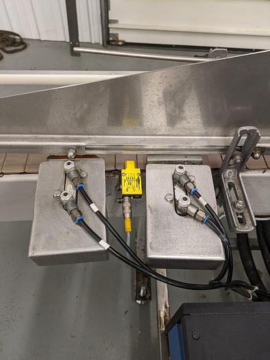 Used Bosch Doboy 840E carton closer