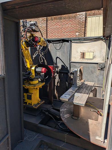 Used Fanuc arc mate 100 system R-J3 robot welding cell, rotary table