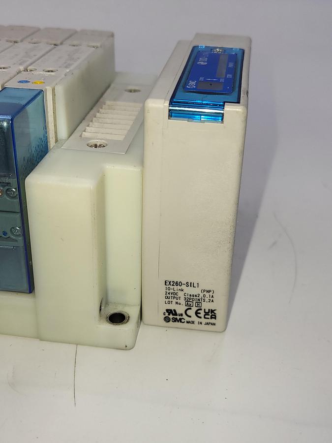 Used SMC SY5-IOL-0-N710RI W/ 14 solenoids SY5300 - 5UI - NA / One: EX260-SIL1 Serial Transmission System output