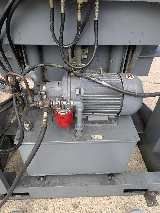 Used Cascade pallet inverter 400-SLI