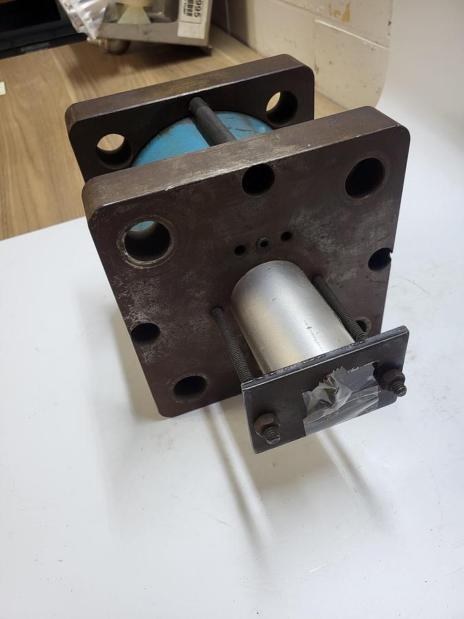 Used 4/6 Shear Cylinder