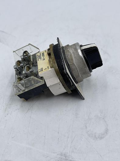 Used Allen-Bradley 800T-J2 Ser T 