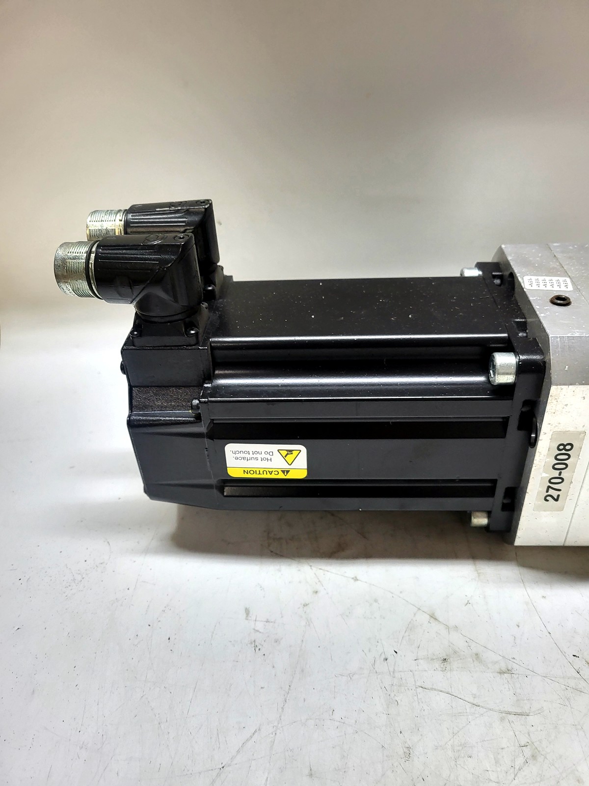 Allen-Bradley / Rockwell Automation (Kinetix) with Neugart gearbox MPL-B430P-HJ72AA detail