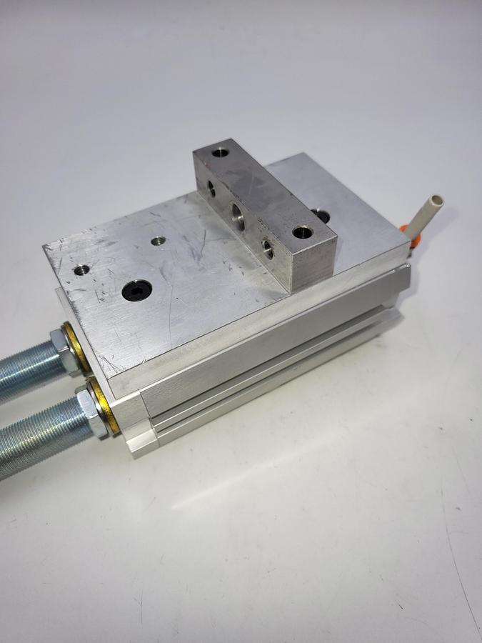 Used FESTO DRRD-25-180-FH-Y9A Semi-Rotary Drive & Mounting plate
