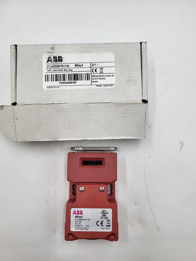 ABB safety interlock switch 2TLA050001R1100 NPT 2NC/1NO std key ORIGINAL BOX