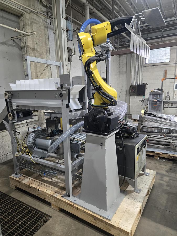 Used 2023 Pearson Complete case pack and palletizing line 2023 Never ran production ( like New)