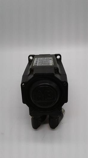 Used Allen-Bradley Inverter Duty AC Servo Motor Kinetix MPL-B430P-MK72AA