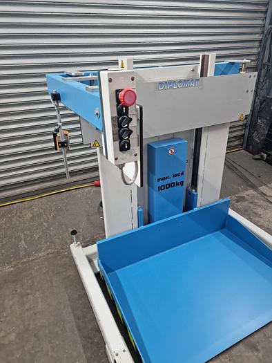 Used pile lift paper hoist