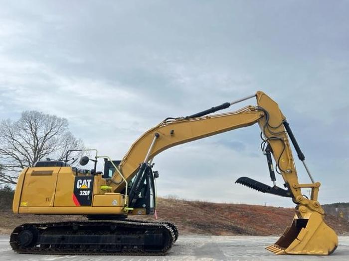Used 2017 CAT 320FL