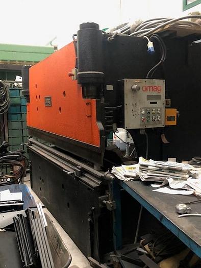 Usato PIEGATRICE OMAG IDRAULICA 3000 X 100t