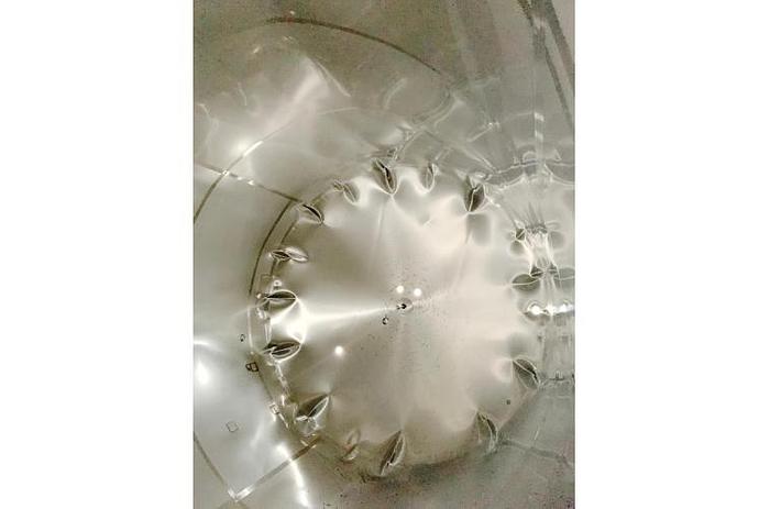 D'occasion USED 15,000 GALLON STAINLESS STEEL TANK
