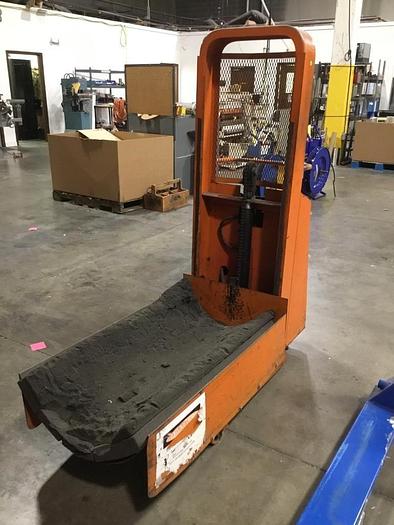 Used PRESTO ELECTRIC ROLL LIFT 1000 LB CAPACITY