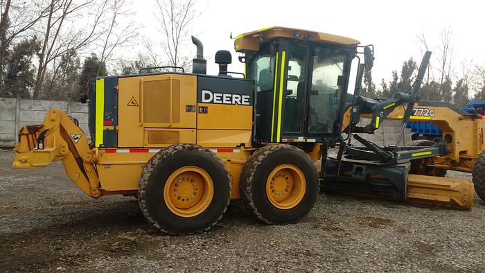 Usado 2011 JOHN DEERE 772G/GP
