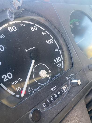 Usato 2002 iveco EUROTECH 260E28 CON GRU