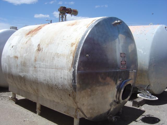 Refurbished 3000 GALLON HEIL STORAGE TANK WITH AGITATOR