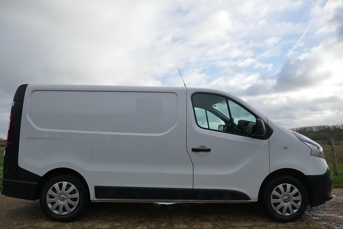Used 2018 RENAULT TRAFIC 6 SPEED