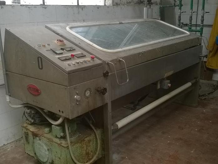 Used LABORATORY EQUIPMENT :  SAMPLE JIGGER