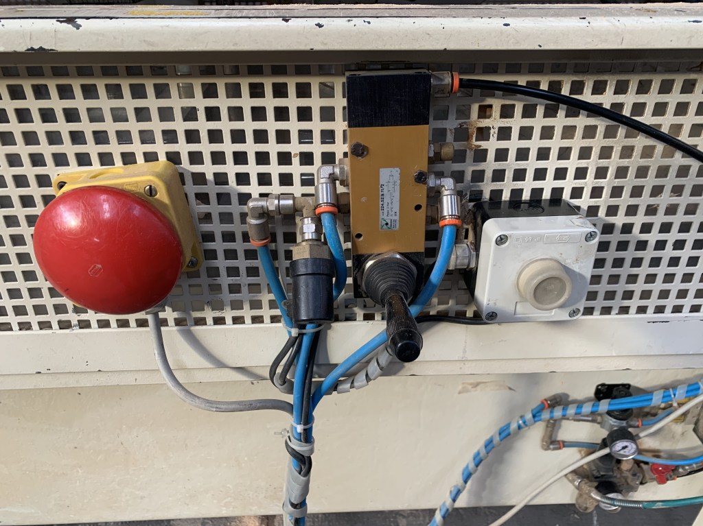 Usato Troncatrice per elementi, doppia, inclinabile