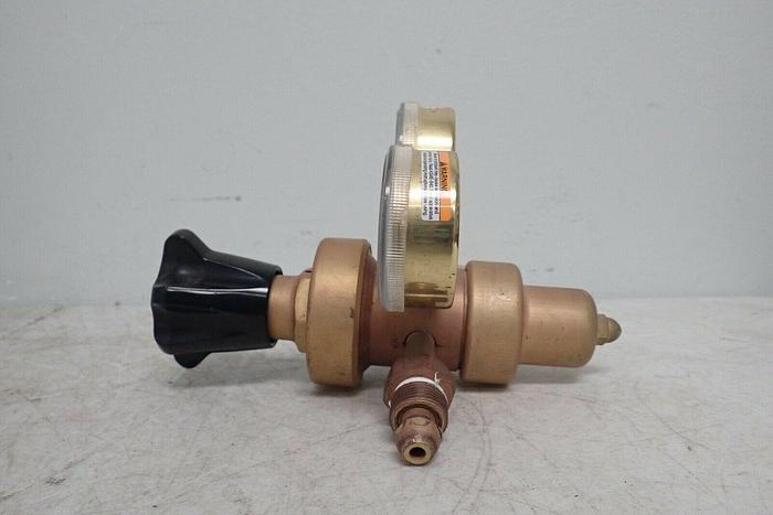 Used Fisher Scientific Company FS-125 Compressed Gas Regulator with CGA-580 Fitting