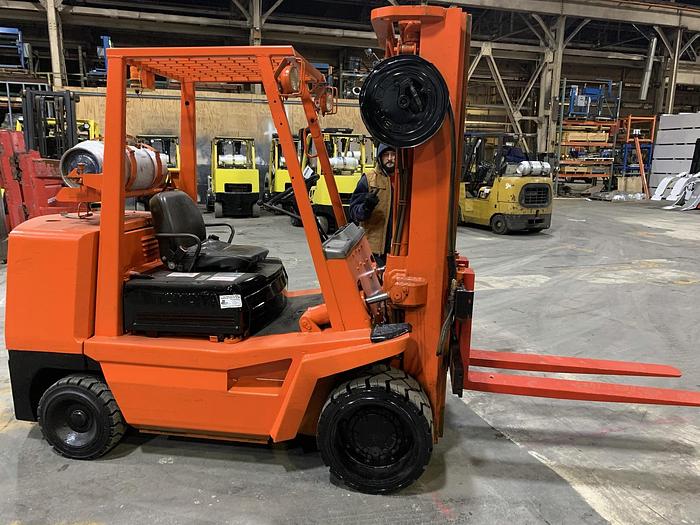 Used 8,000 POUND TOYOTA MODEL FGC40 FORKLIFT TRUCK
