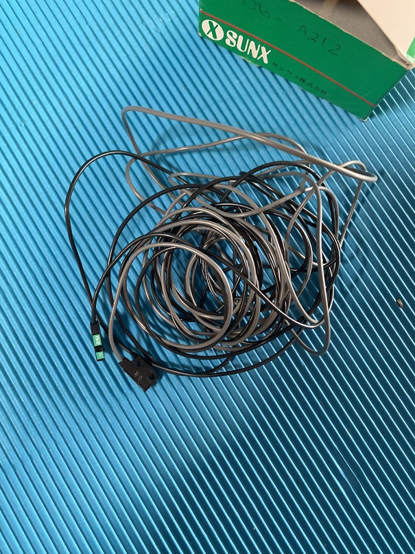 Used Sunx Ultra Slim Body Side Sensing Thrubeam Sensor SH-21EG8