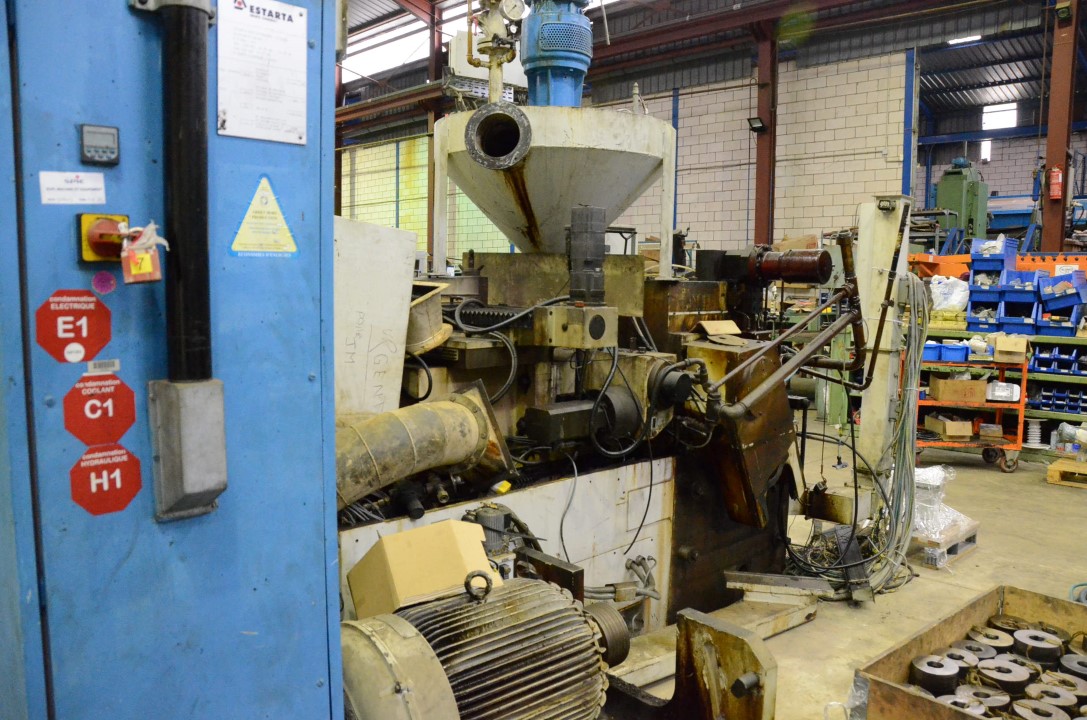 Usado 1999 ESTARTA 327 CNC Rectificadoras sin centros #4401