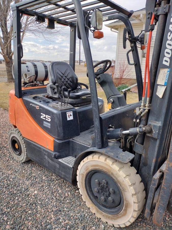 Used Doosan G25P-5
