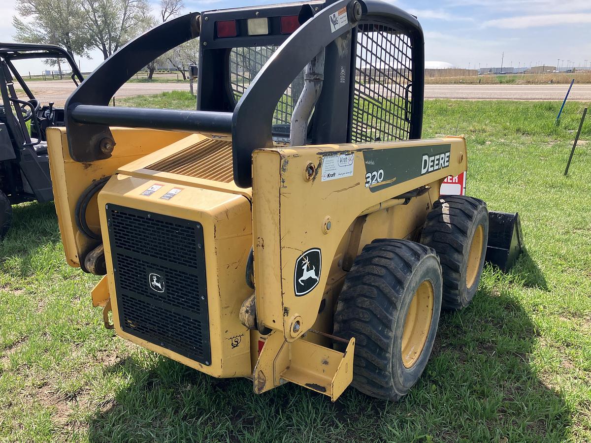 Used Deere 320 Skid Steer