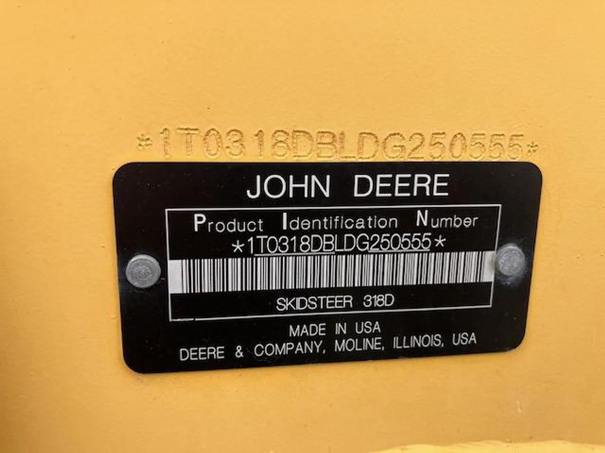 Used Deere 318D 2013