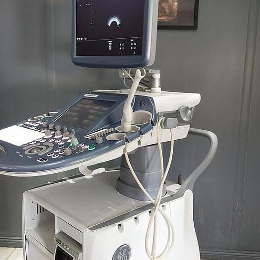 Gebraucht GE Voluson E8 Flachbildschirm Ultraschallgerät inkl. IC5-9-D Sonde und Sony UP-D897 Drucker Ultrasound