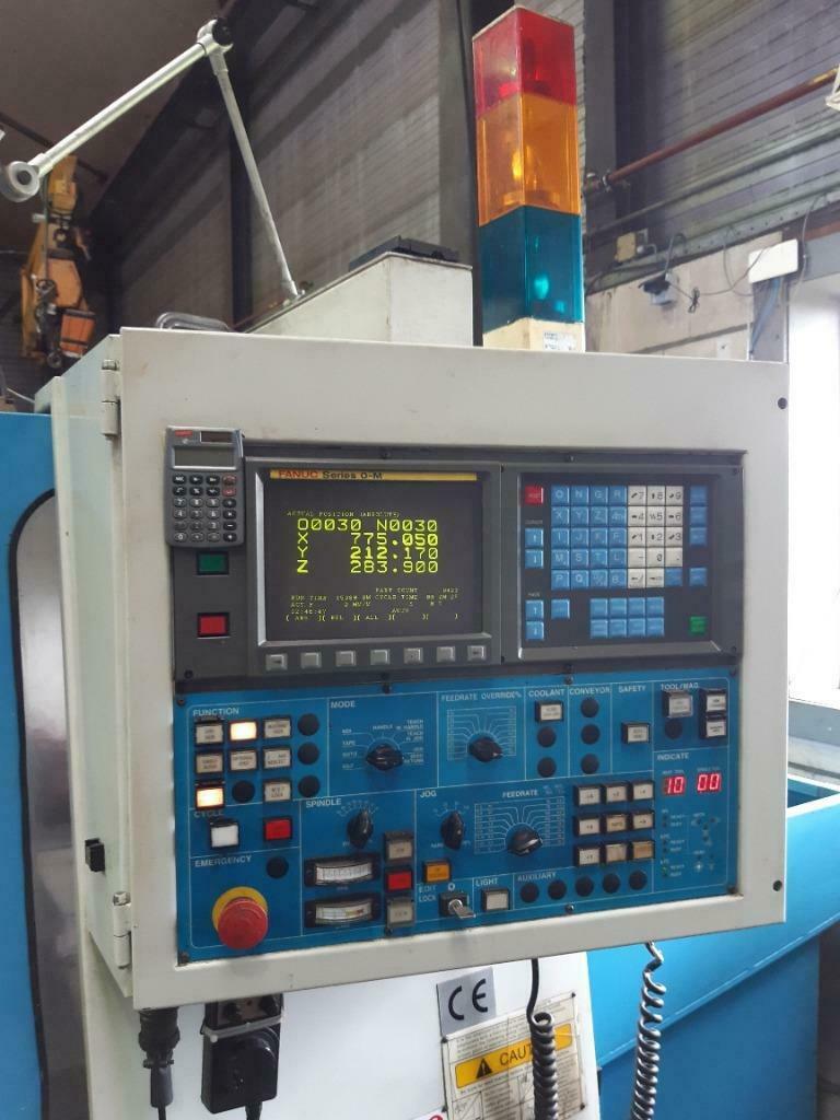 Gebruikt 1995 SUPERMAX YCM-VMC-85A