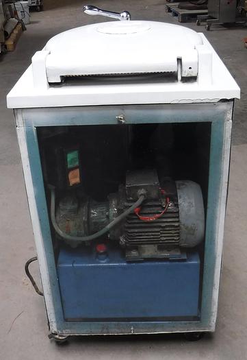 NUSSEX BERTRAND SEMI-AUTOMATIC FRENCH DOUGH DIVIDER