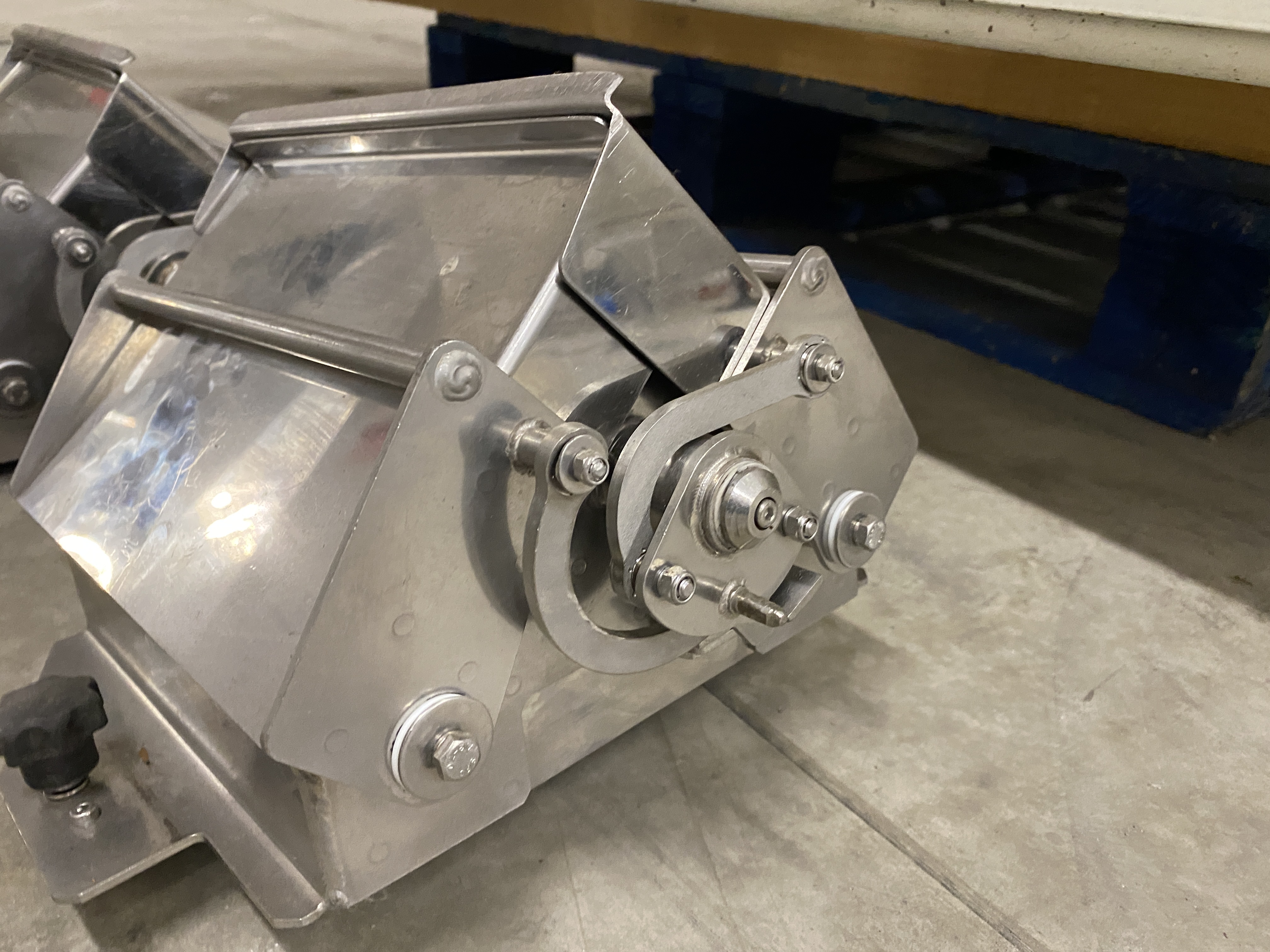 Used 2011 Yamato 20 heads Multihead weigher, 2 x 10