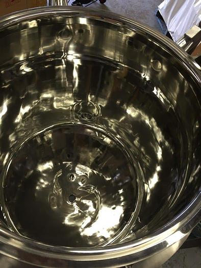 Used 40 GALLON (150 LITER) T & C REACTOR – S/S – 30 PSI/FV – 50 PSI JACKET