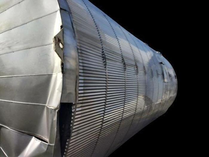 Refurbished 20,000 GALLON WALKER REFRIGERATED SILO TYPE STORAGE TANK - S/S